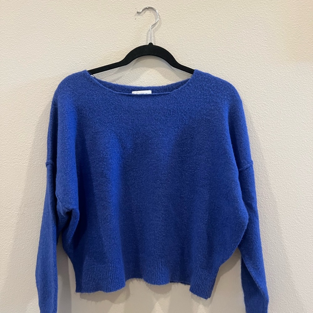 Evereve Jessie Off Shoulder Sweater. XS.